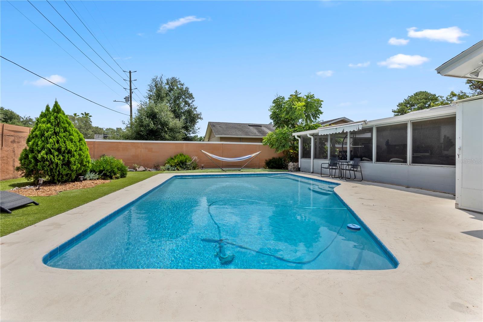 961 APPLE LANE