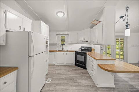 Tiny photo for 5621 SW 64th Lane Road, Ocala, FL 34474 (MLS # OM733264)