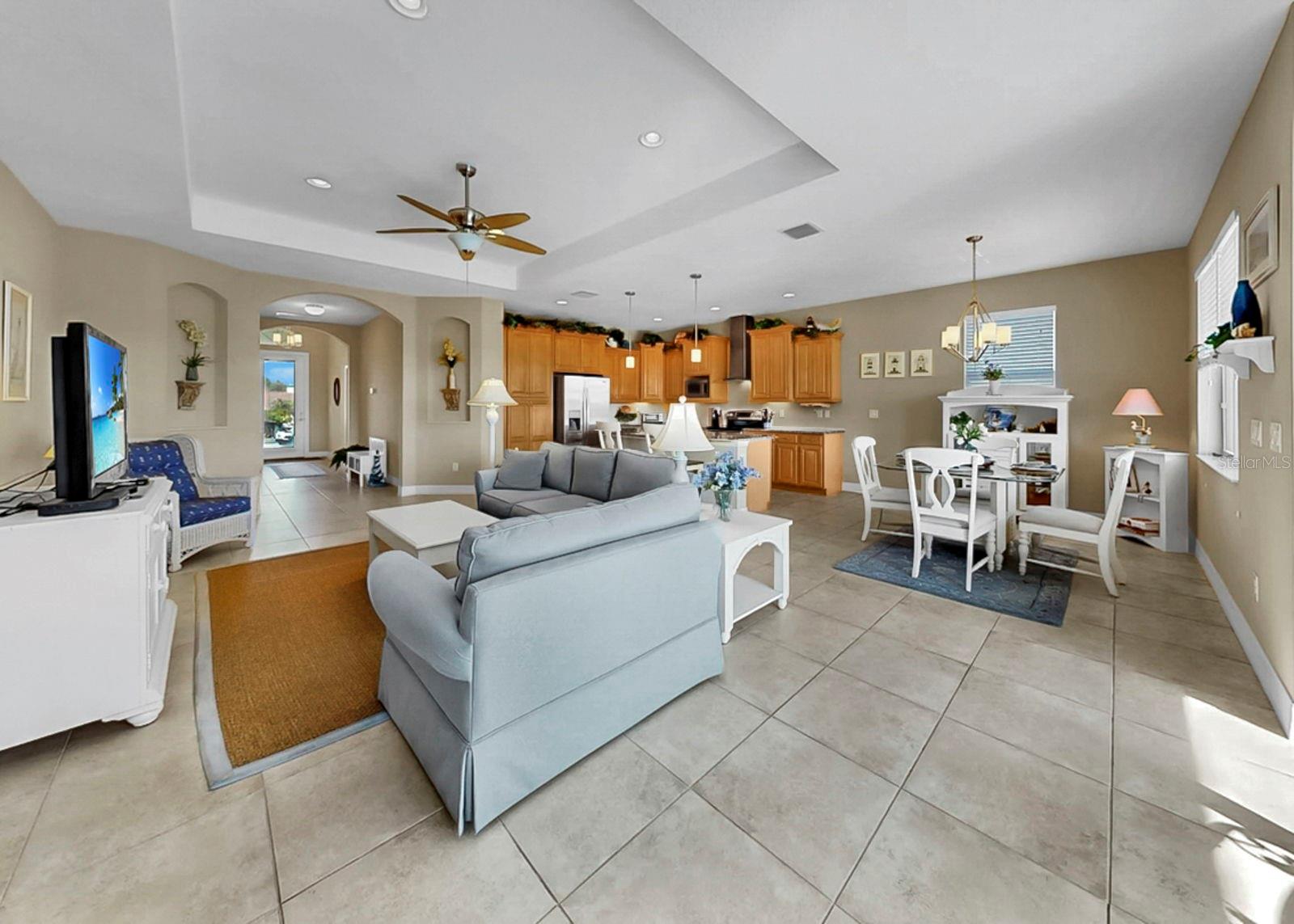 APOLLO BEACH UNIT 08 A RESUBDI - Residential