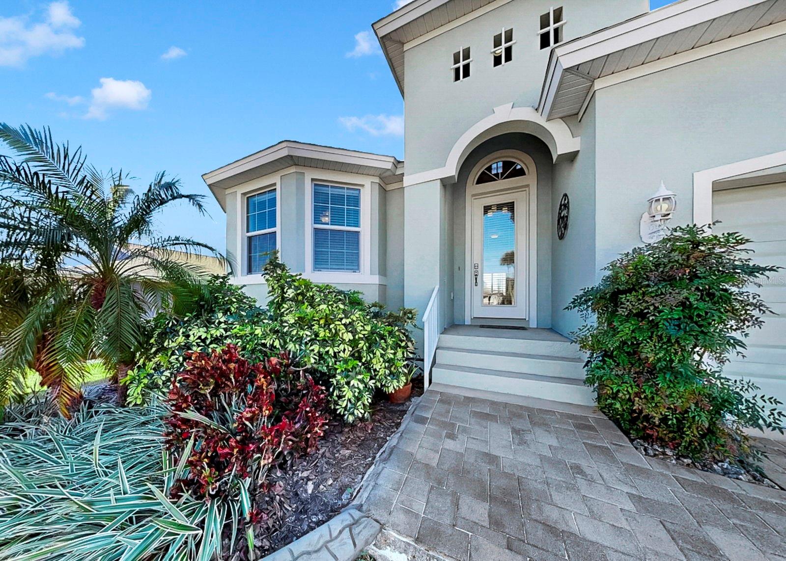 916 SPINDLE PALM WAY