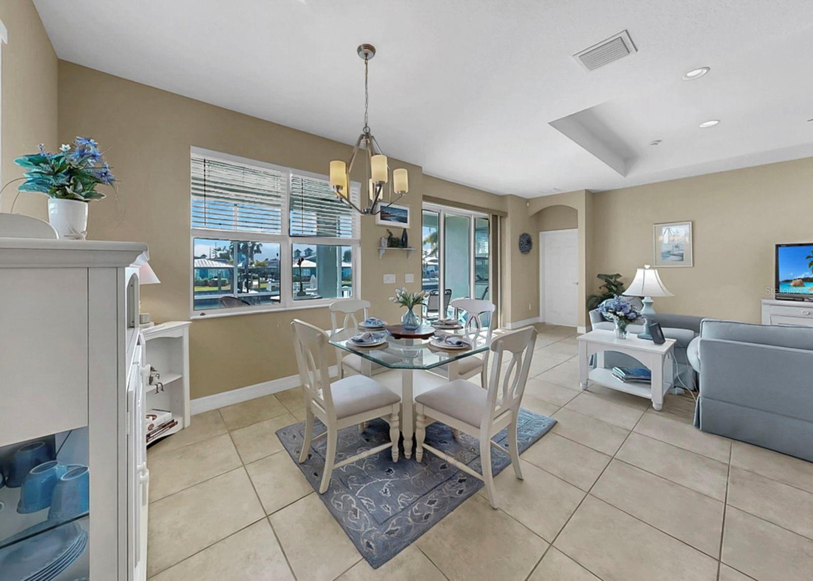 APOLLO BEACH UNIT 08 A RESUBDI - Residential