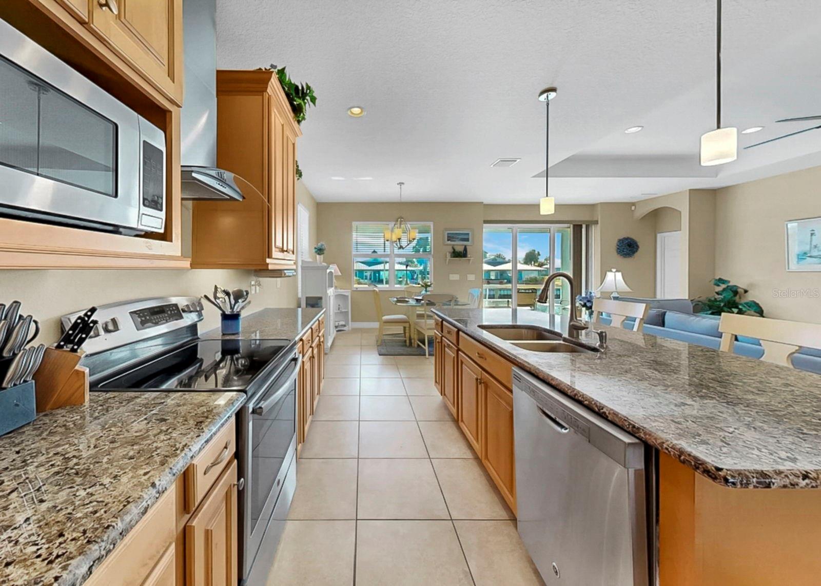 APOLLO BEACH UNIT 08 A RESUBDI - Residential