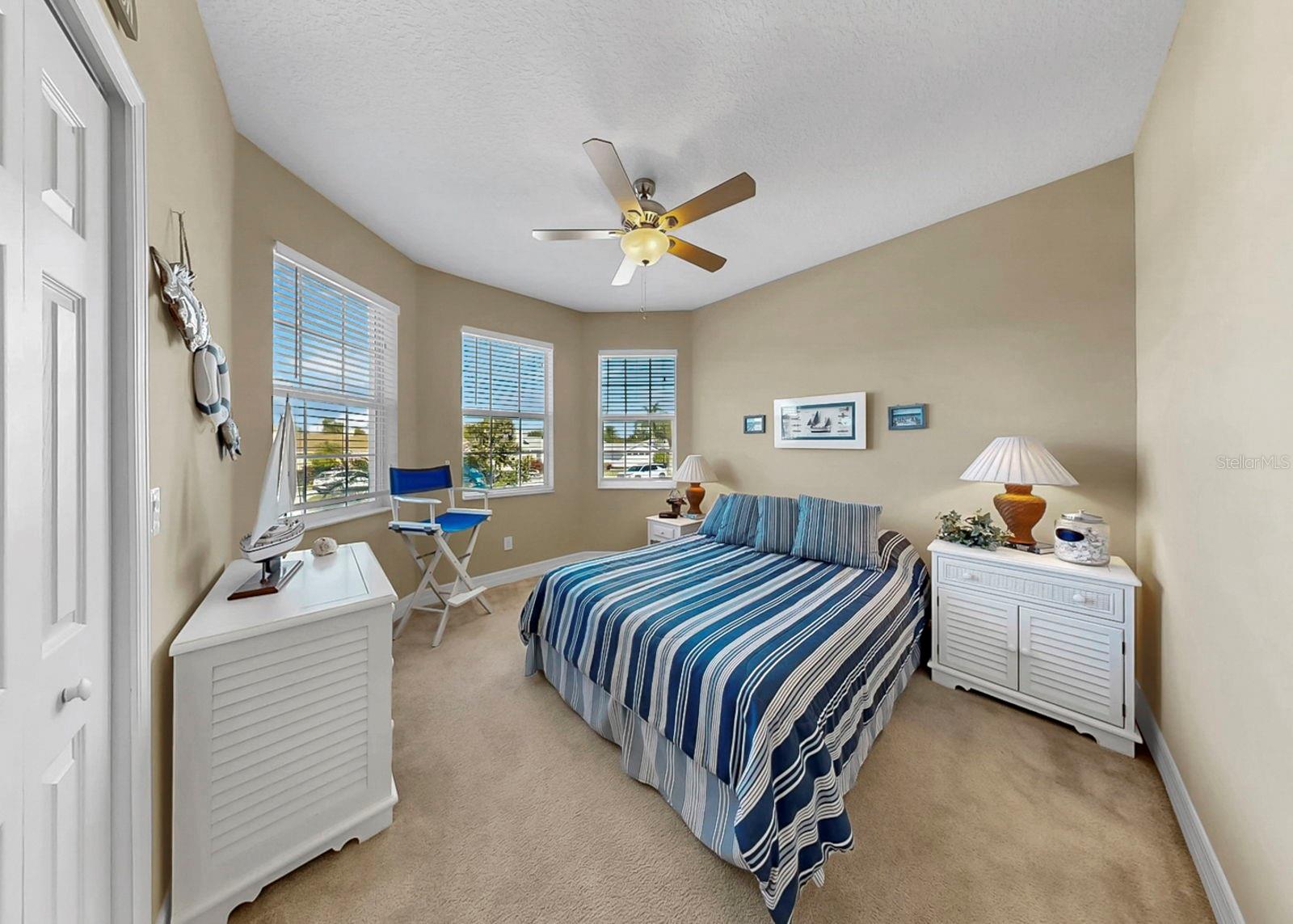 APOLLO BEACH UNIT 08 A RESUBDI - Residential