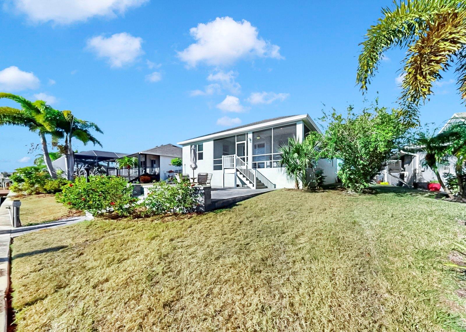 APOLLO BEACH UNIT 08 A RESUBDI - Residential