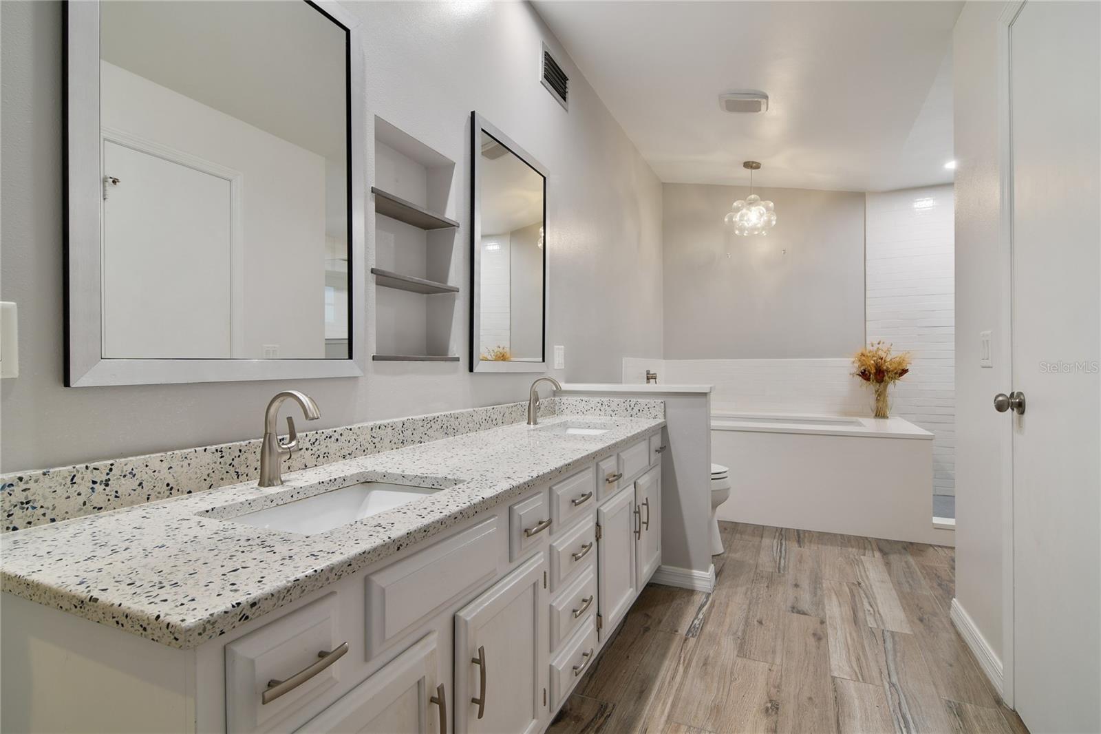 MOUNT DORA FOREST HEIGHTS - Residential