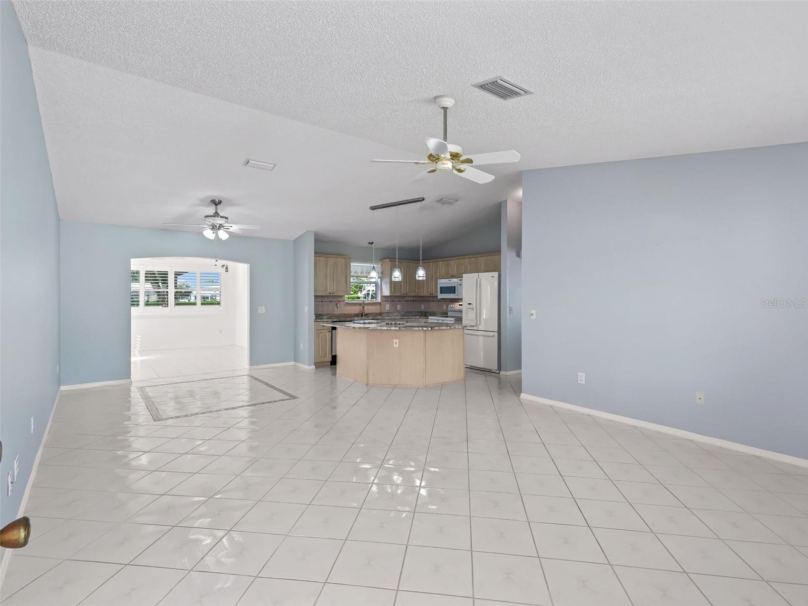 672 CAMINO DEL REY DRIVE