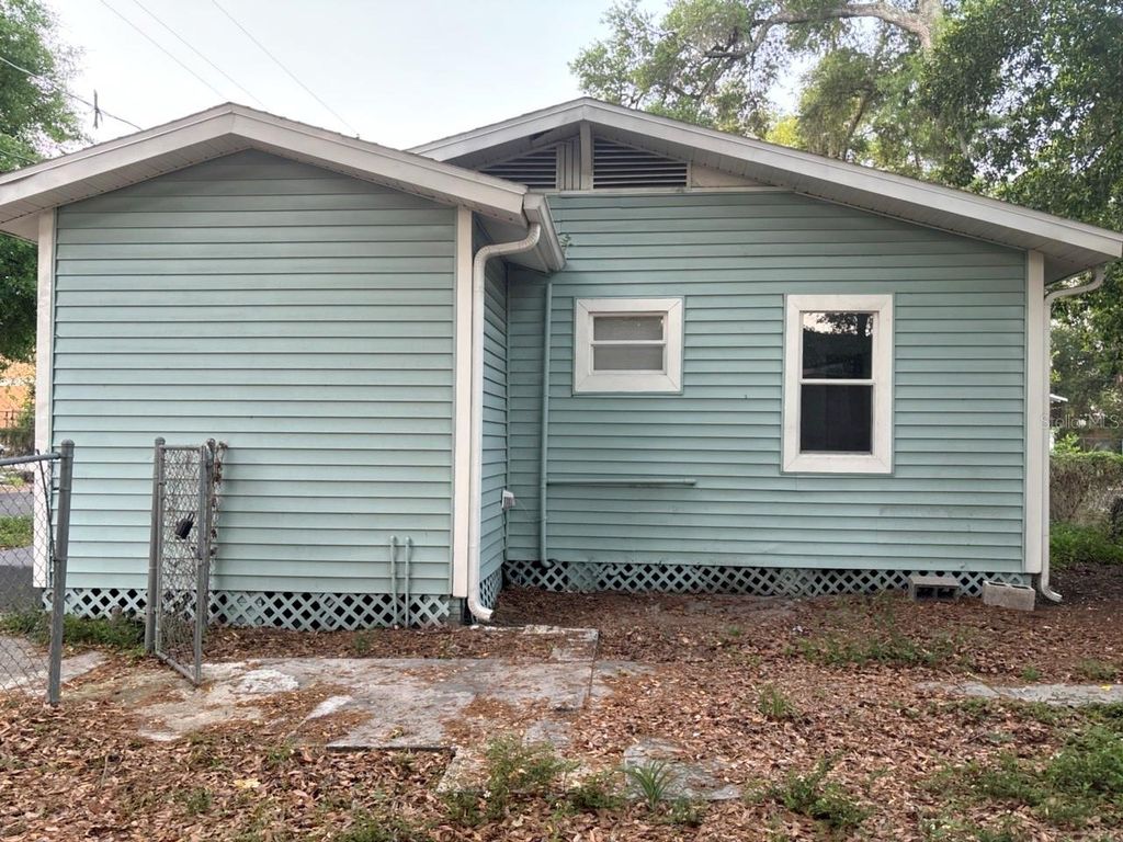 Photo of 922 E Ida Street, Tampa, FL 33603 (MLS # TB8493280)