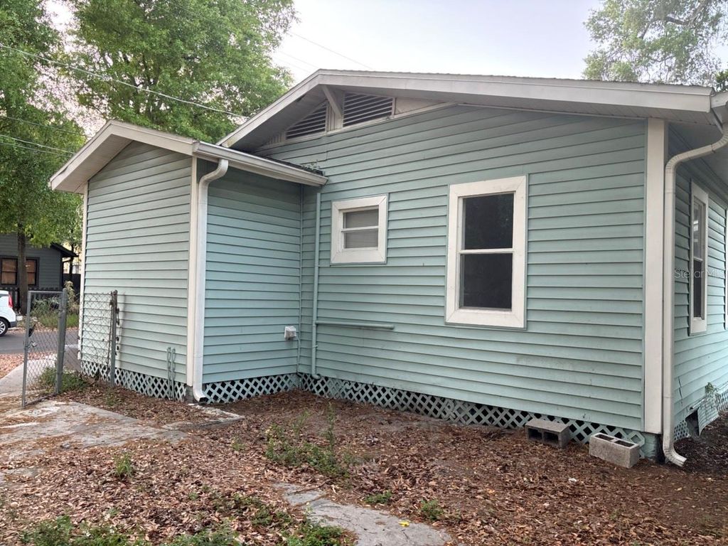 Photo of 922 E Ida Street, Tampa, FL 33603 (MLS # TB8493280)