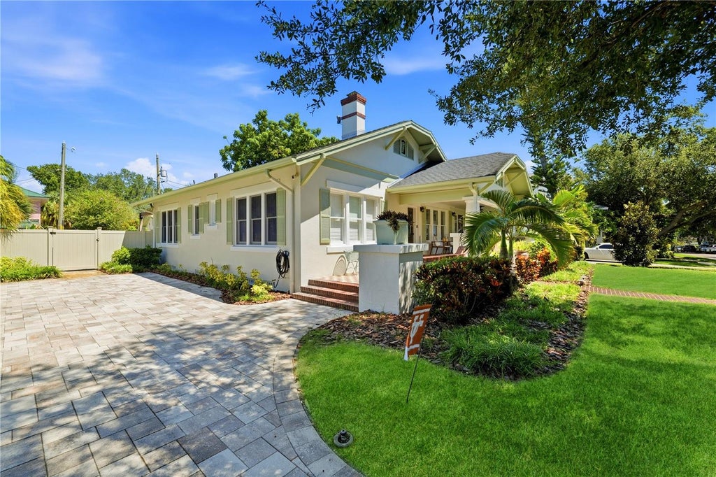 Photo of 871 17th Avenue N, St Petersburg, FL 33704 (MLS # TB8522151)