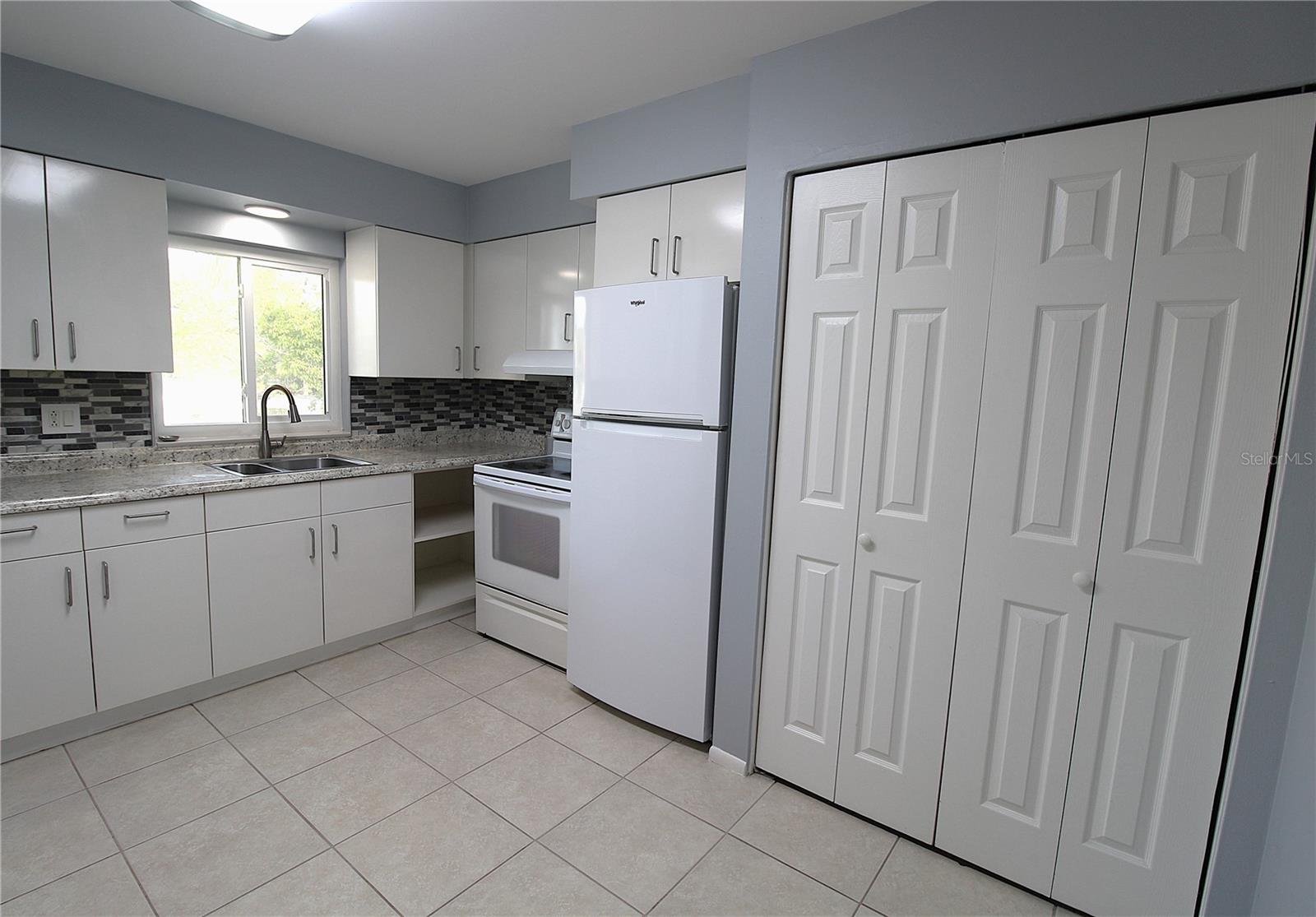 GARDEN APTS - Residential Lease