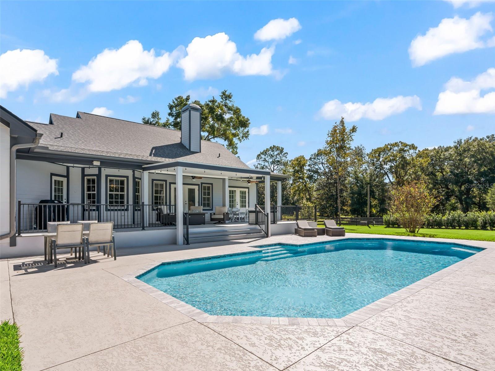 WILLOW BROOK - Residential