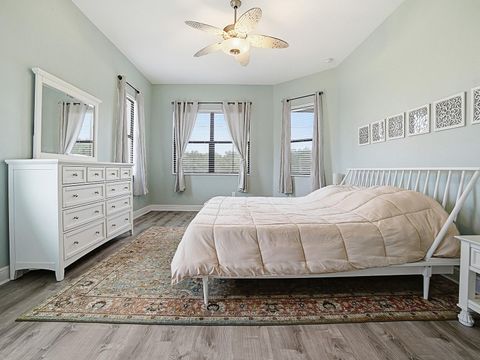 Tiny photo for 38701 Oak Place Court, Lady Lake, FL 32159 (MLS # G5108689)
