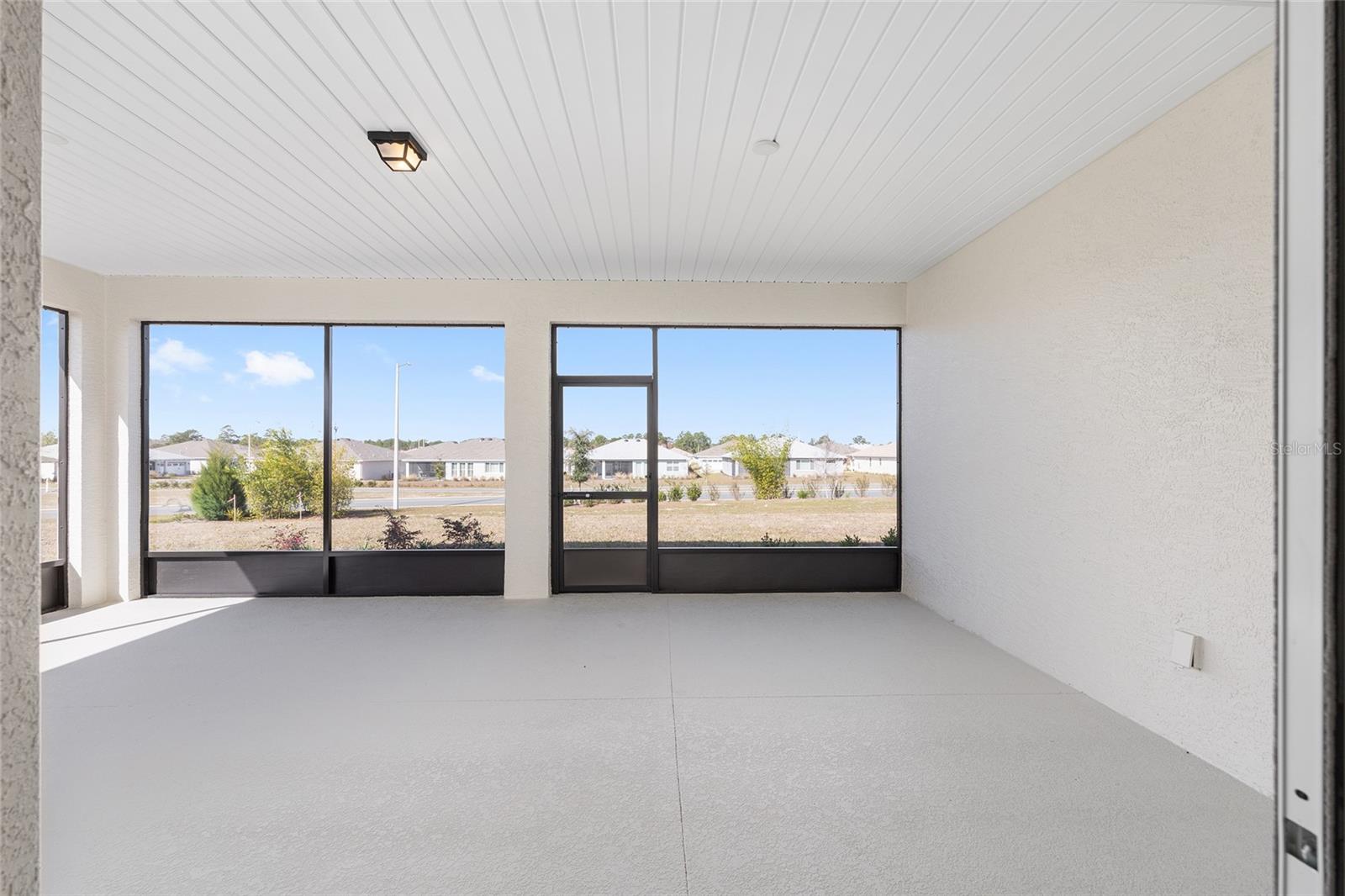 ON TOP OF THE WORLD - Residential