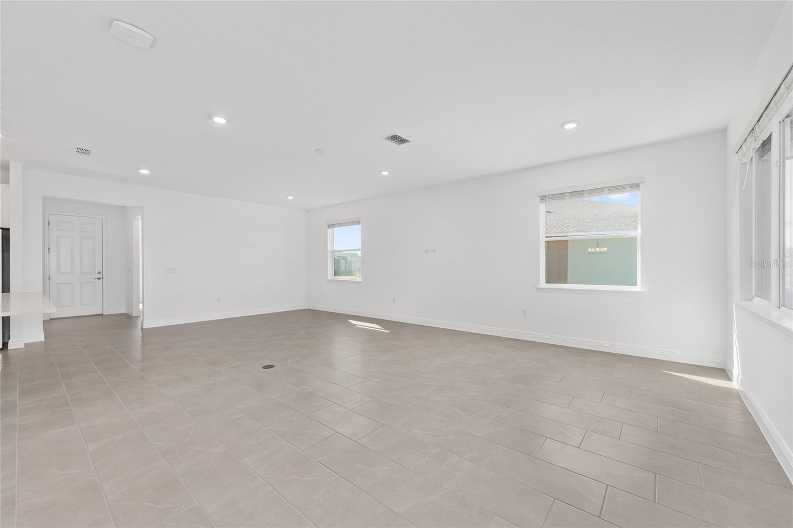 ON TOP OF THE WORLD - Residential