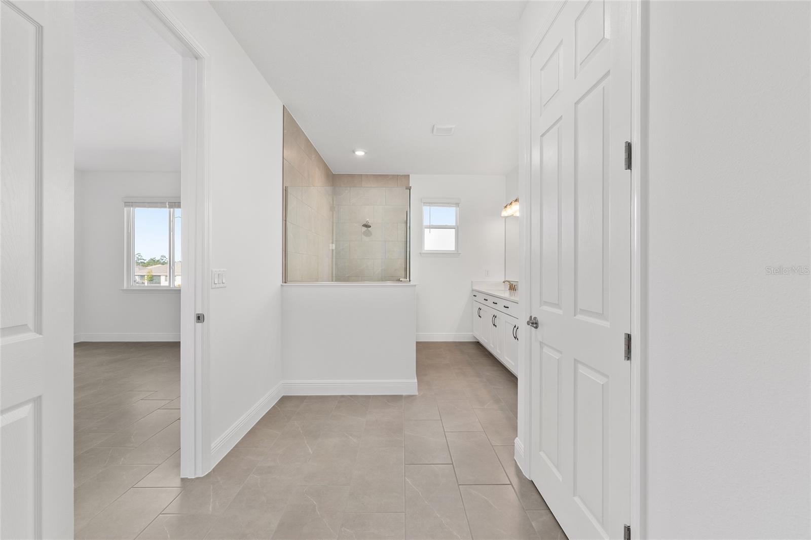 ON TOP OF THE WORLD - Residential