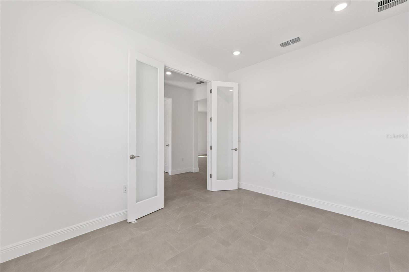 ON TOP OF THE WORLD - Residential