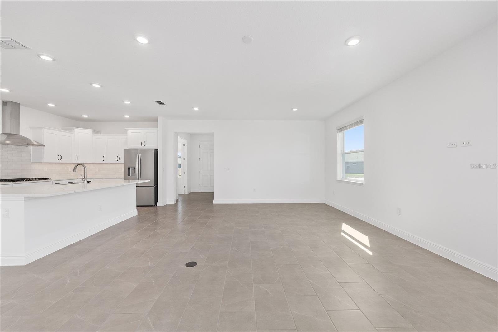 ON TOP OF THE WORLD - Residential