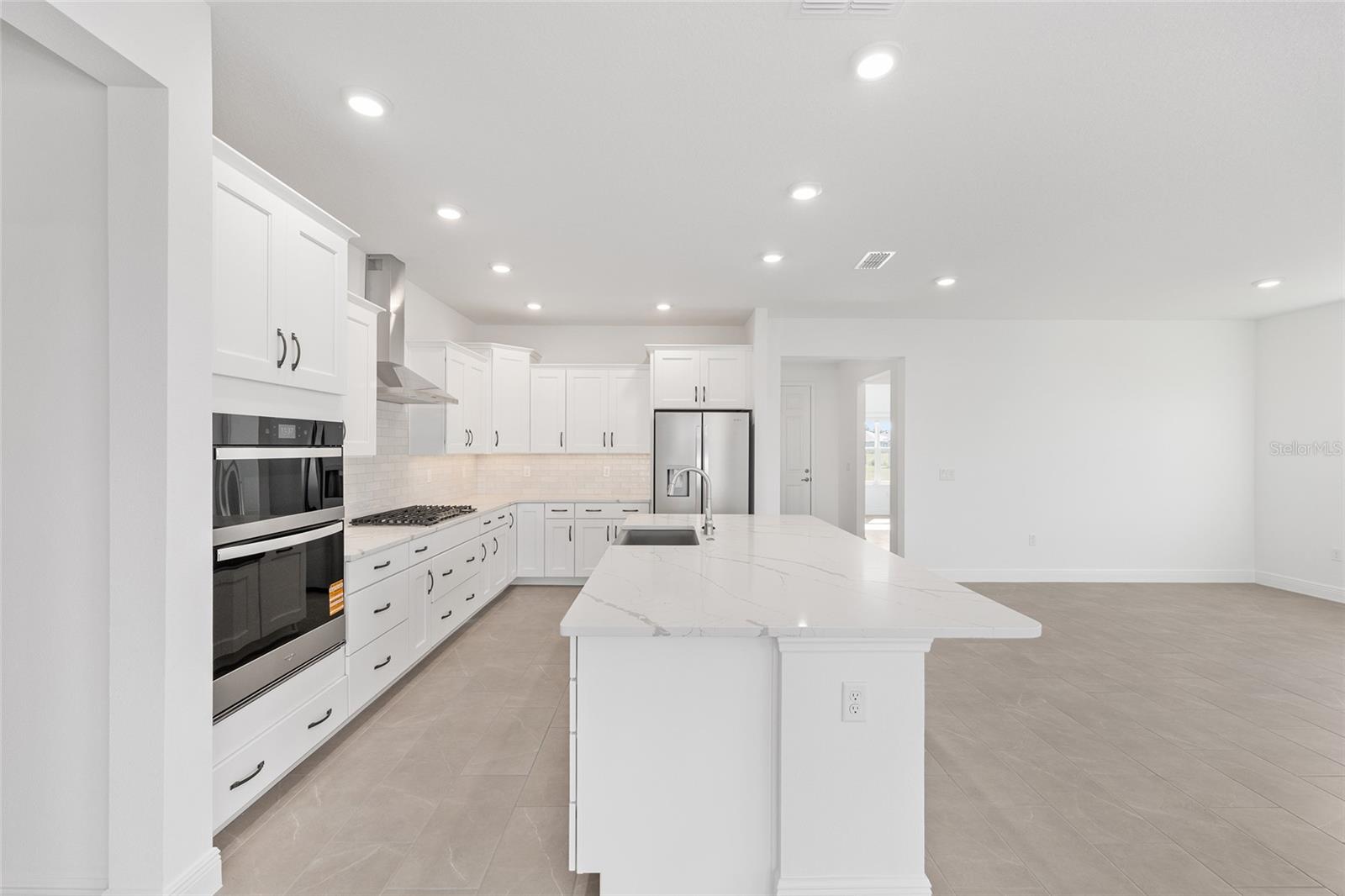 ON TOP OF THE WORLD - Residential