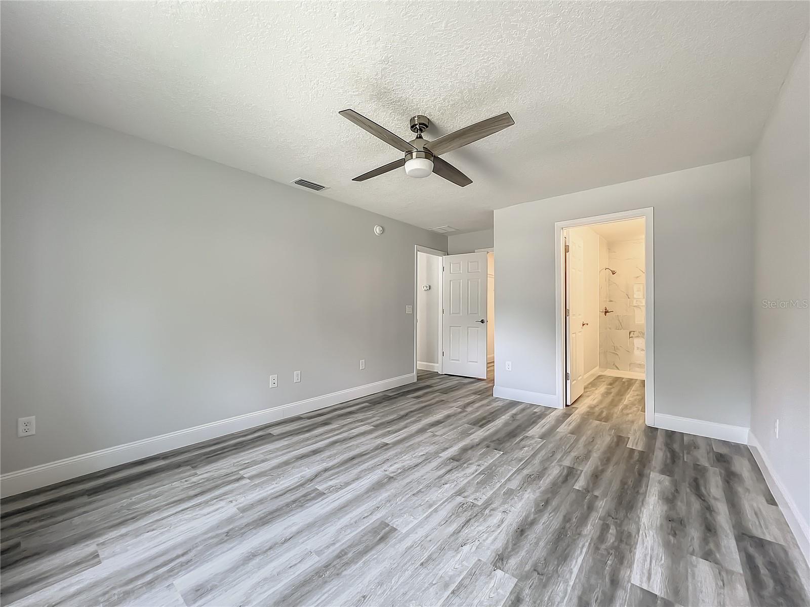 MARION OAKS UN 04 - Residential Lease