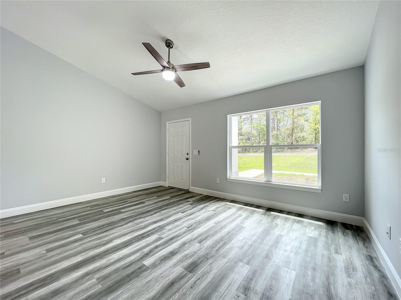 MARION OAKS UN 04 - Residential Lease