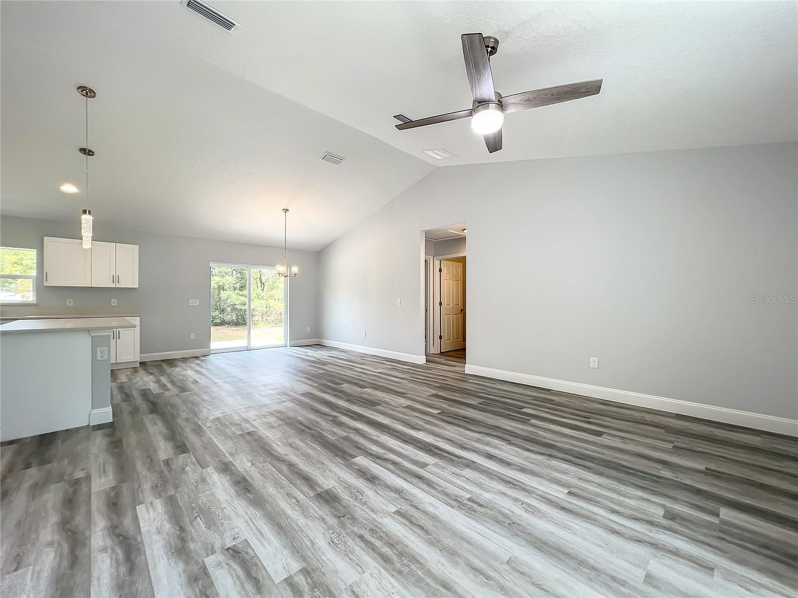 MARION OAKS UN 04 - Residential Lease