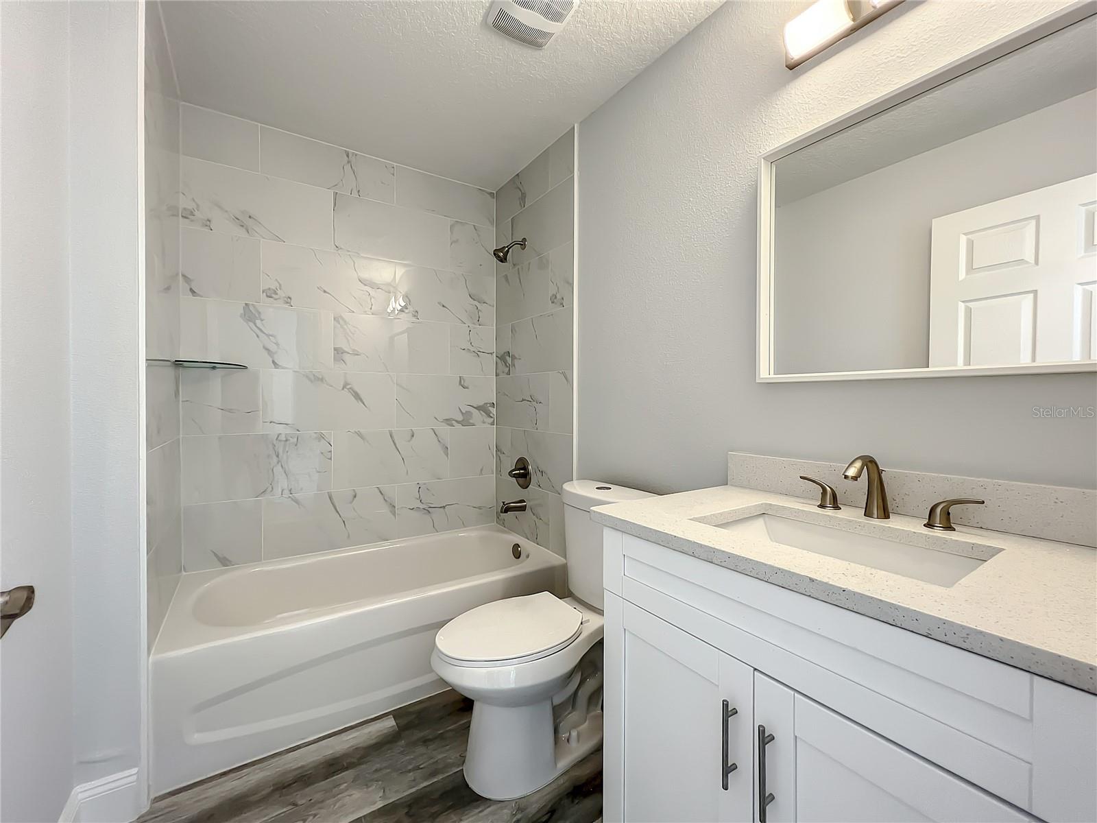 MARION OAKS UN 04 - Residential Lease