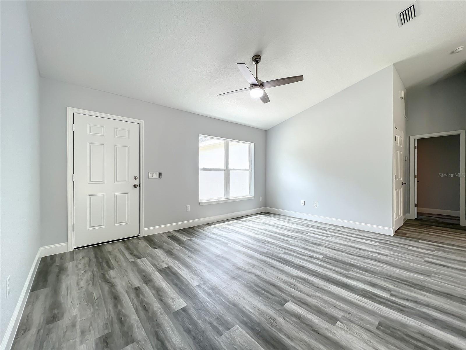 MARION OAKS UN 04 - Residential Lease