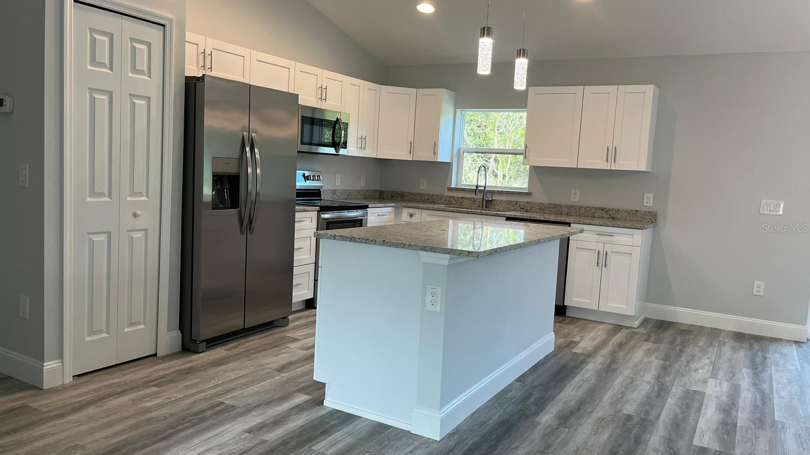 MARION OAKS UN 04 - Residential Lease