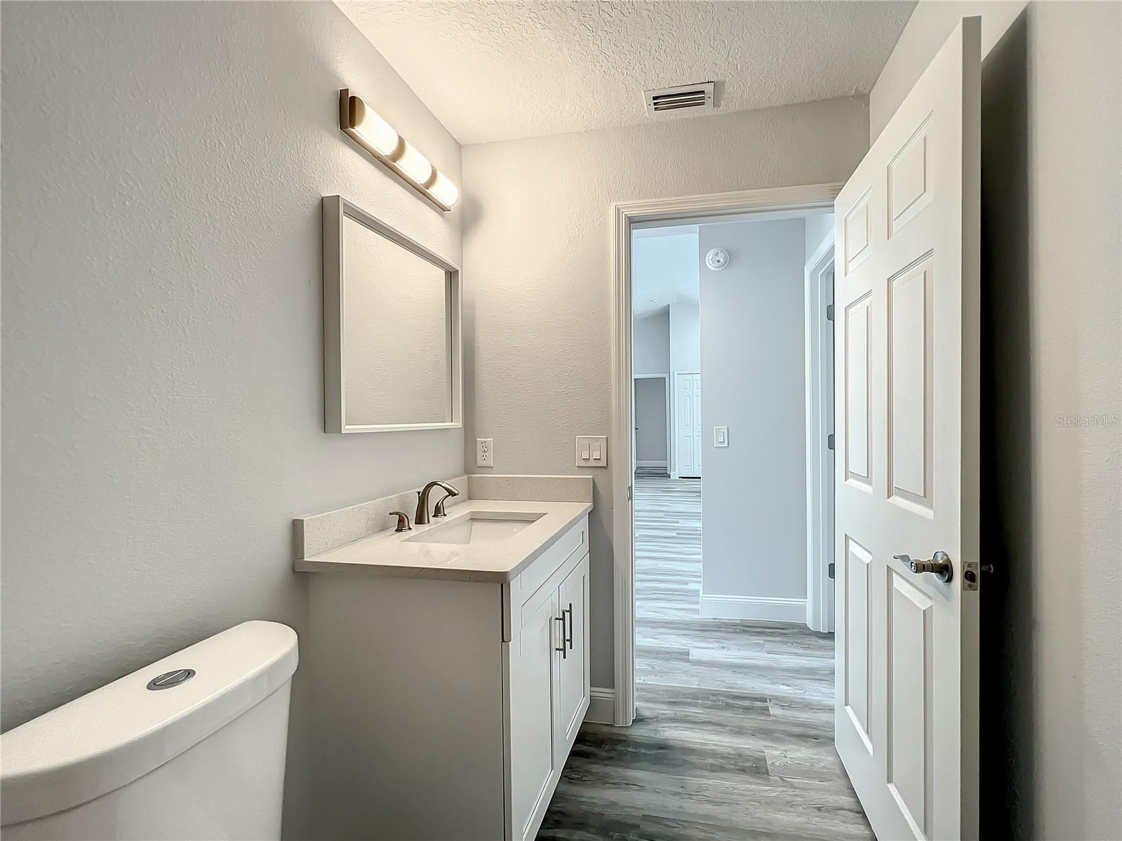 MARION OAKS UN 04 - Residential Lease