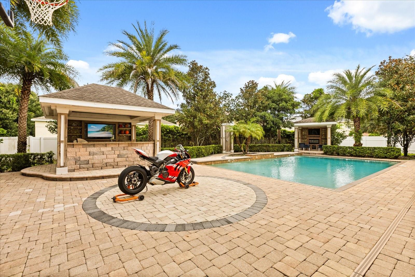 3013 SPICENUT COURT