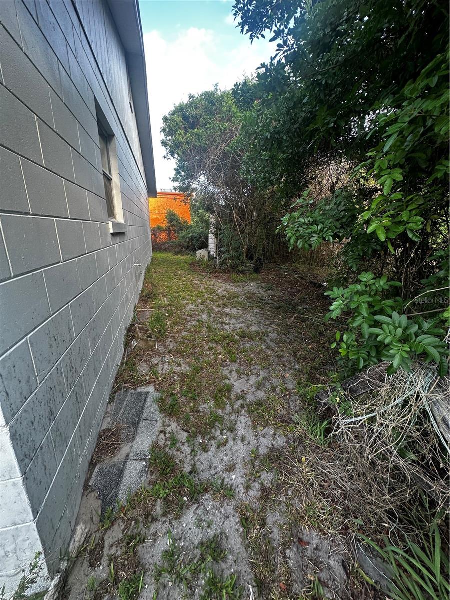 PACKARDS 1ST ADD TO MIDWAY - Residential