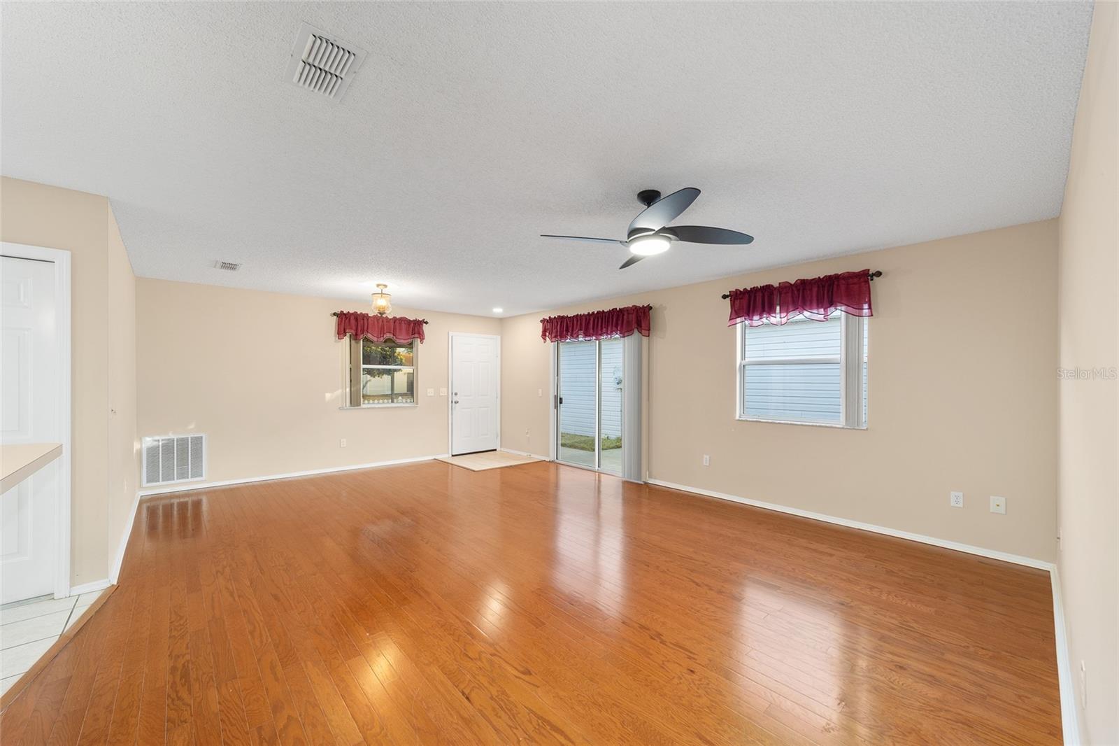 VILLAGES SUMTER VILLA DE LA VI - Residential