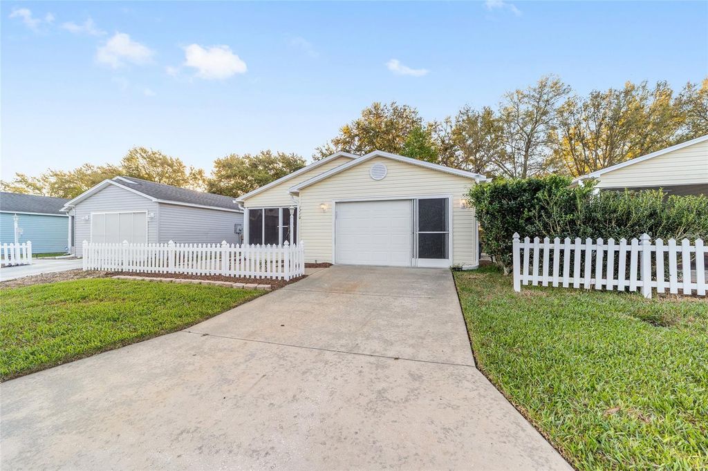 Photo of 1710 Morelos Road, The Villages, FL 32159 (MLS # OM720774)