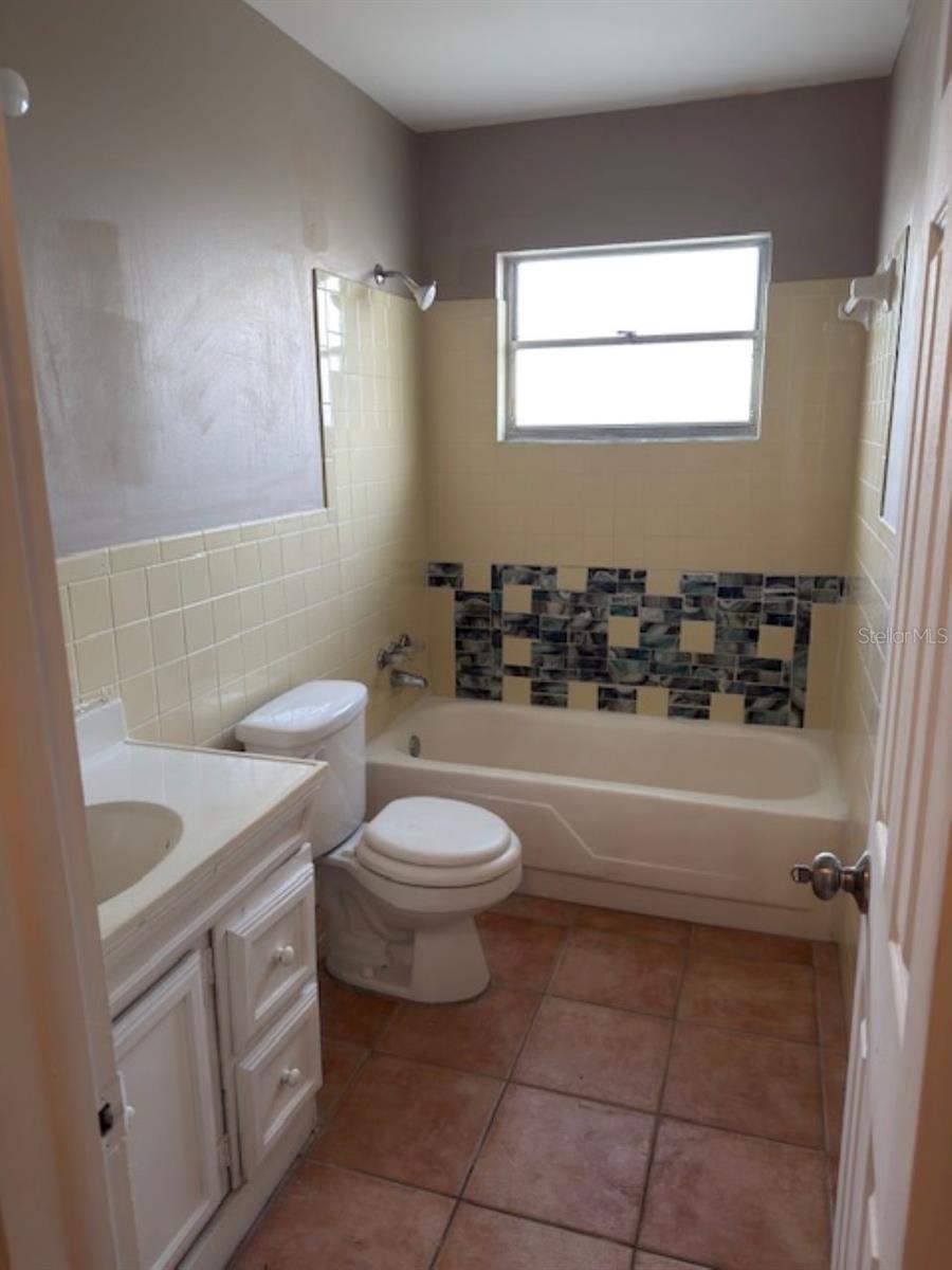 GANDY GARDENS 09 - Residential Lease
