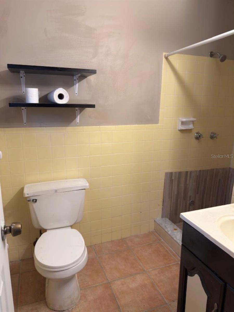GANDY GARDENS 09 - Residential Lease