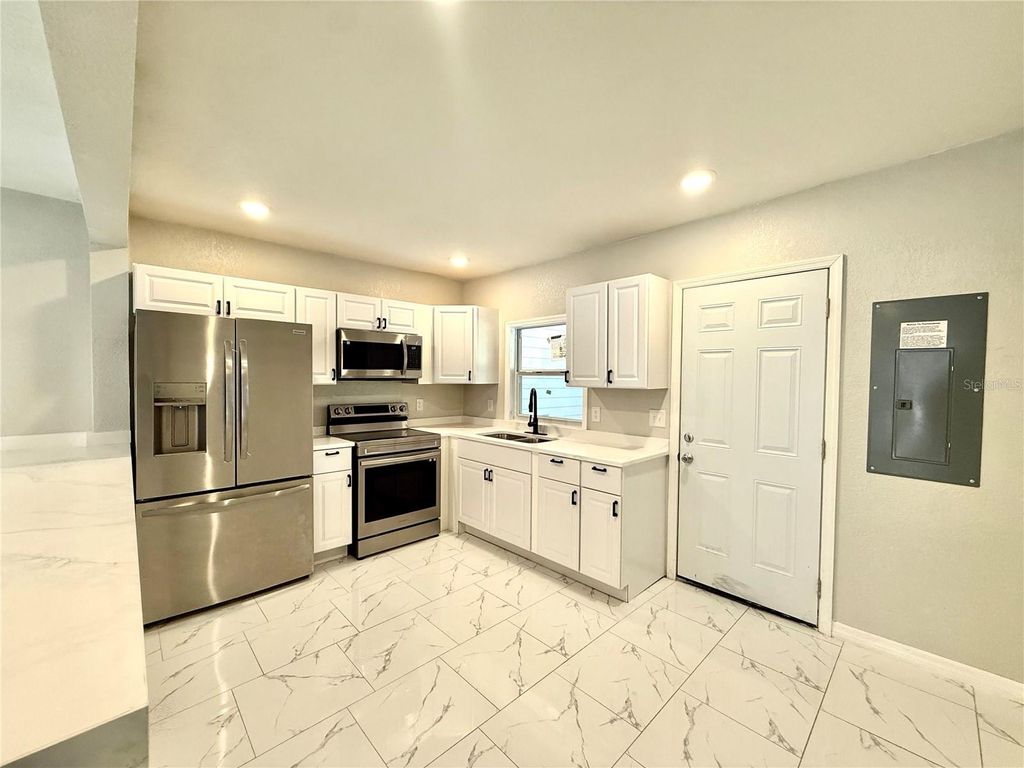 Photo of 656 W Date Street, Lake Wales, FL 33859 (MLS # S5134004)