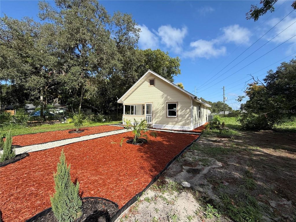 Photo of 656 W Date Street, Lake Wales, FL 33859 (MLS # S5134004)
