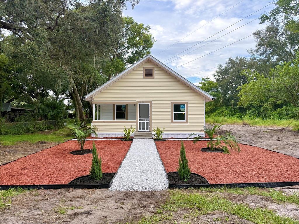 Photo of 656 W Date Street, Lake Wales, FL 33859 (MLS # S5134004)