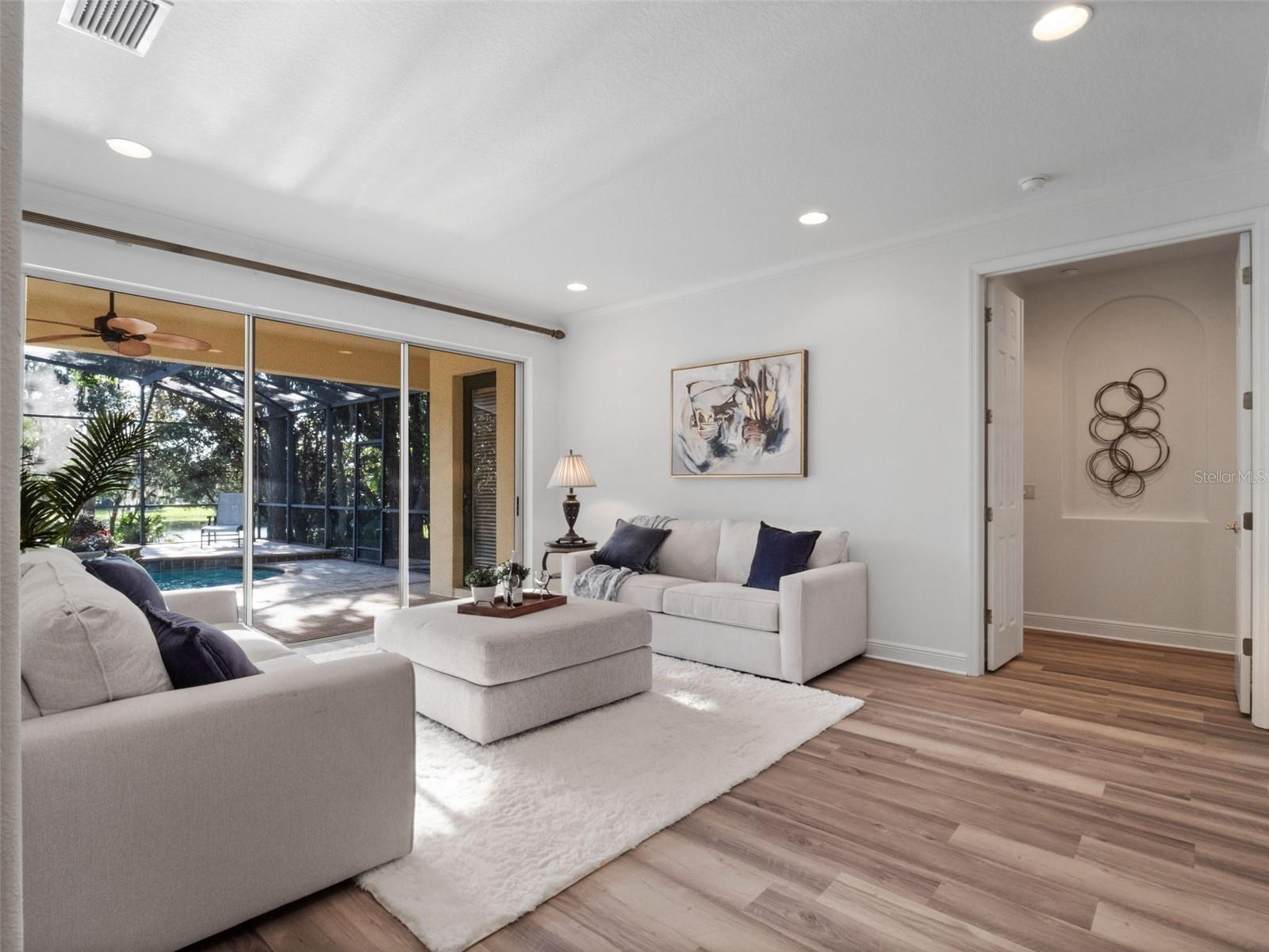 ALAQUA LAKES - Residential