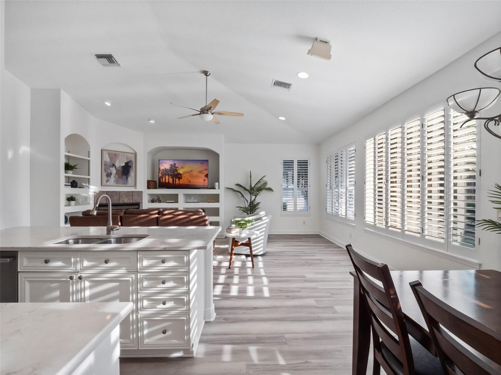 ALAQUA LAKES - Residential