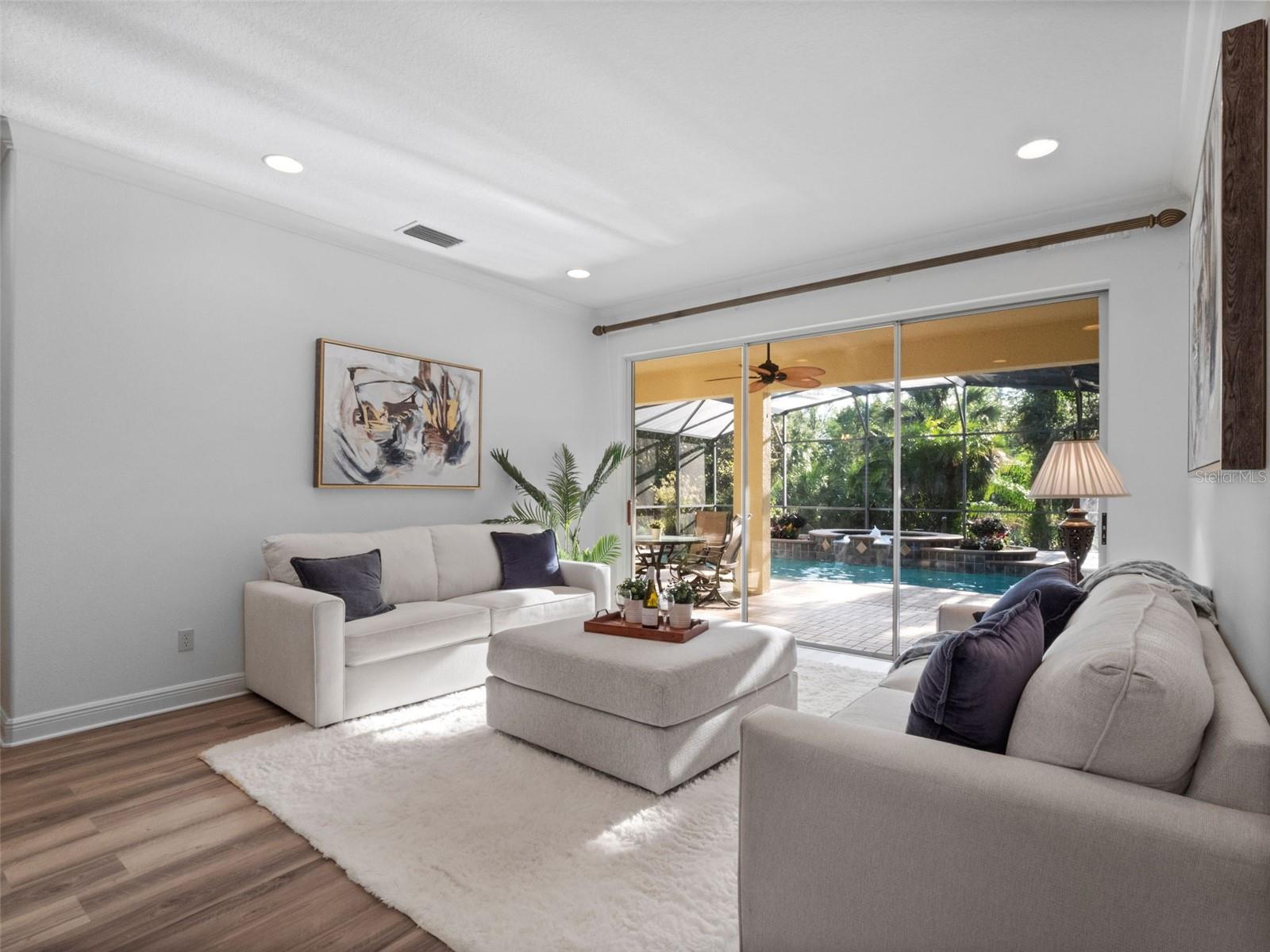 ALAQUA LAKES - Residential