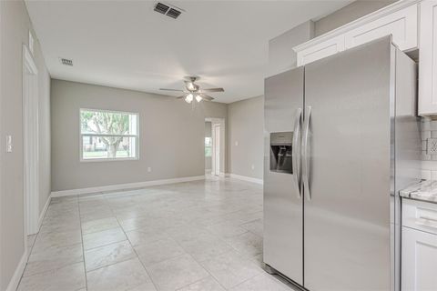 Single Family Residence in WINTER HAVEN FL 361 AVENUE L 4.jpg