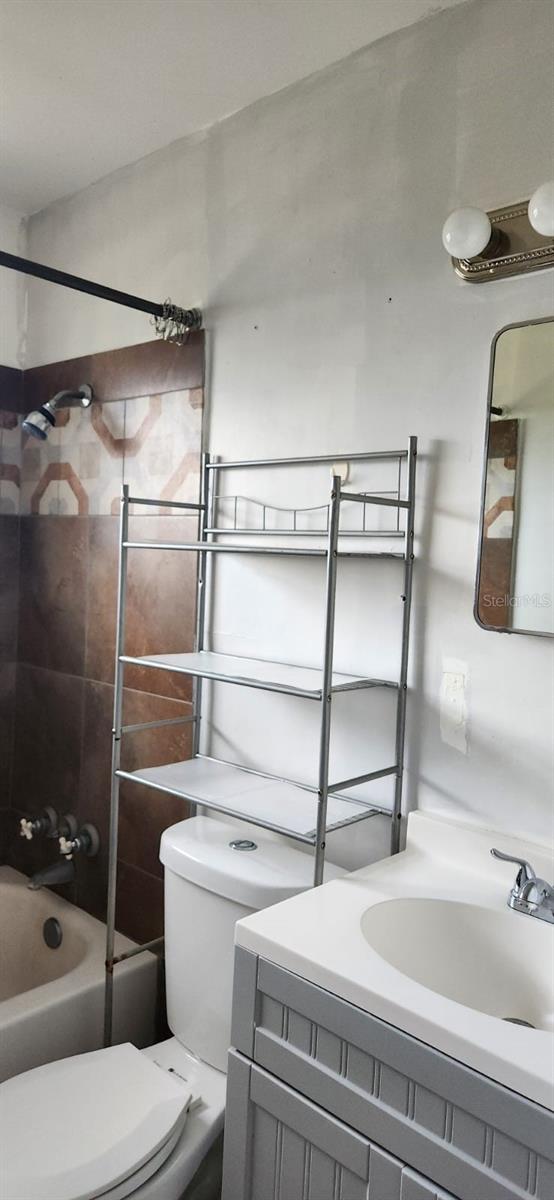 QUEENS MIRROR SOUTH - Residential