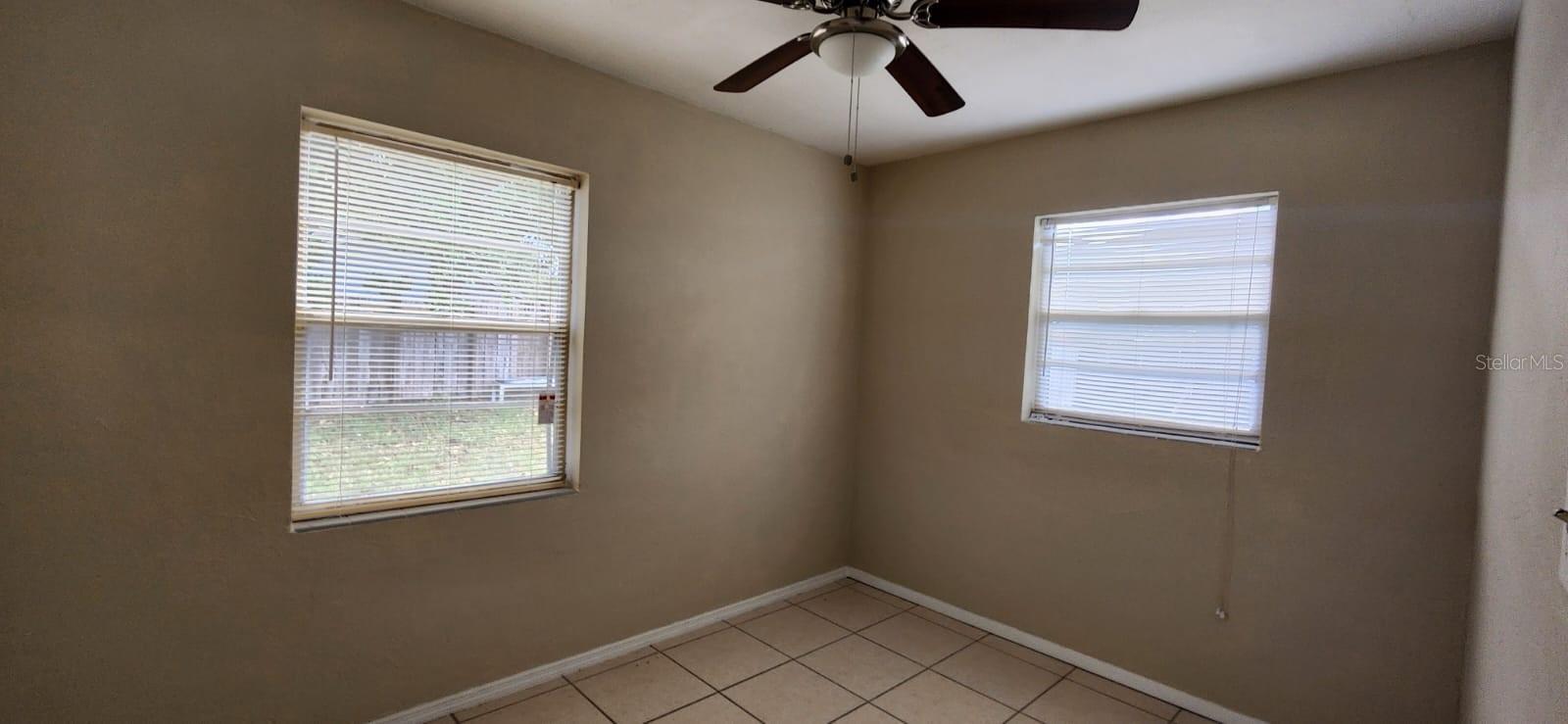 QUEENS MIRROR SOUTH - Residential