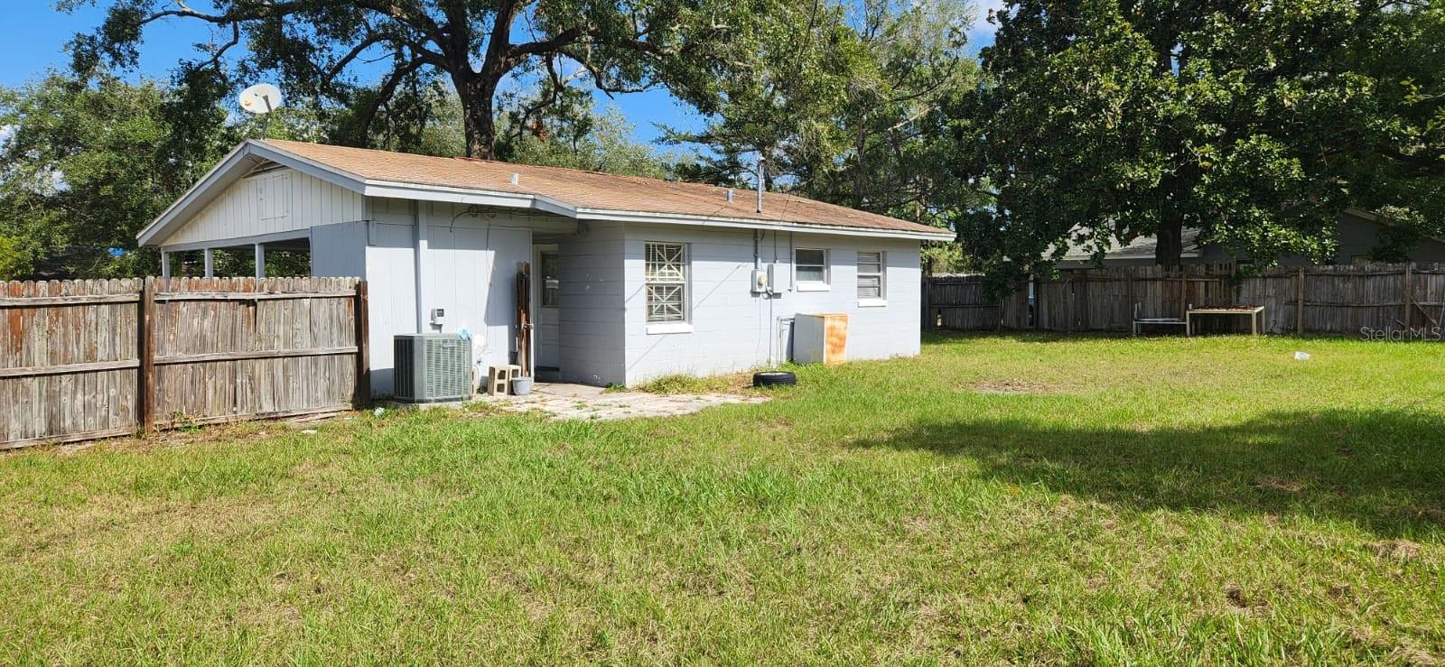 QUEENS MIRROR SOUTH - Residential