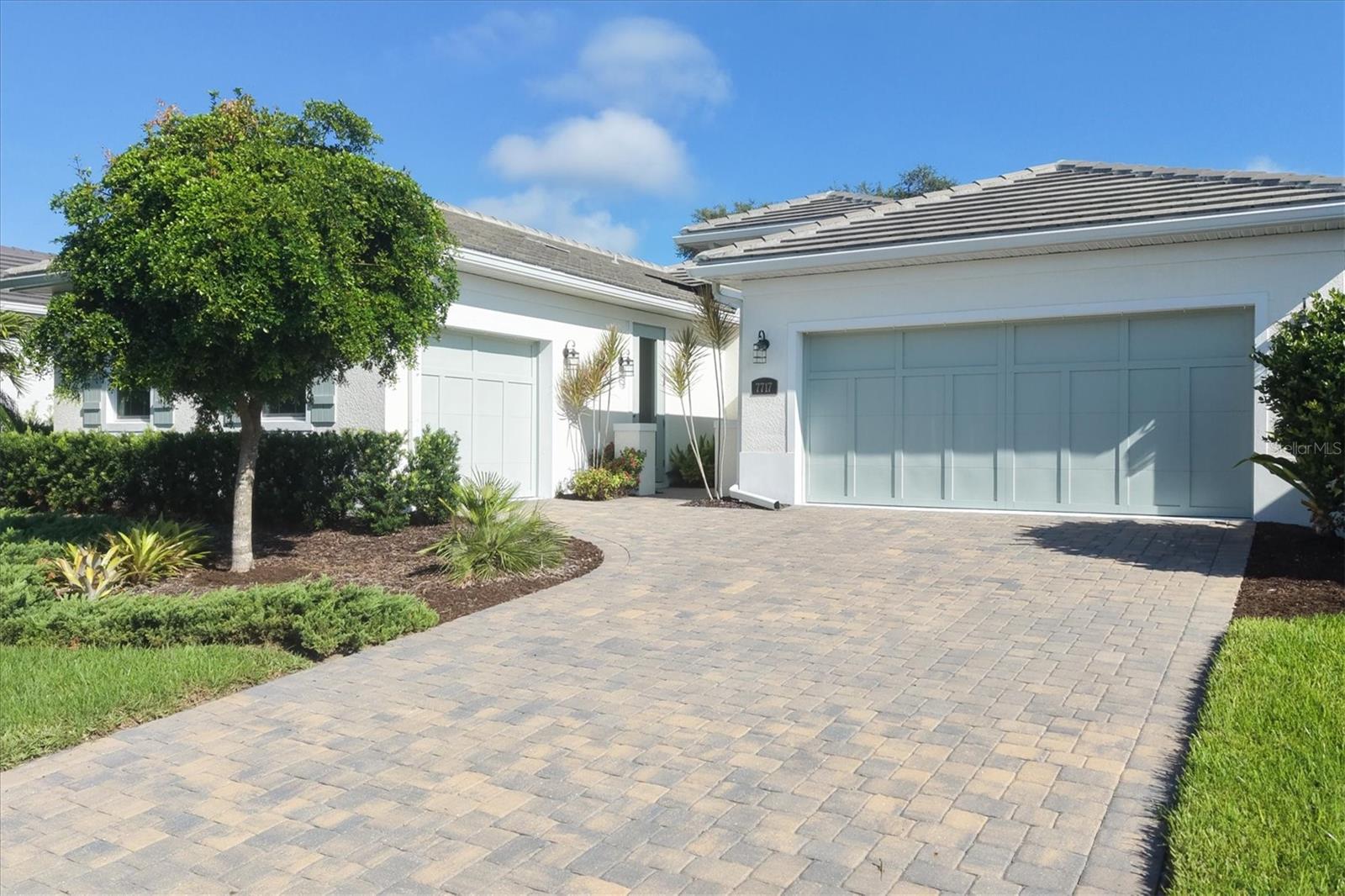 7717 SANDHILL LAKE DRIVE