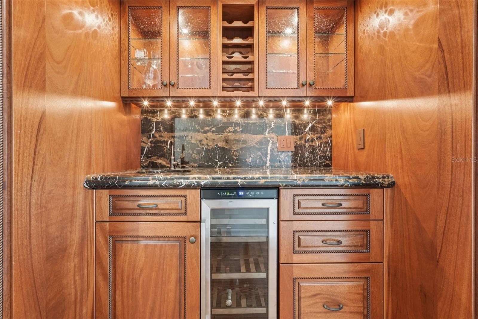 TIDY ISLAND PH II - Residential