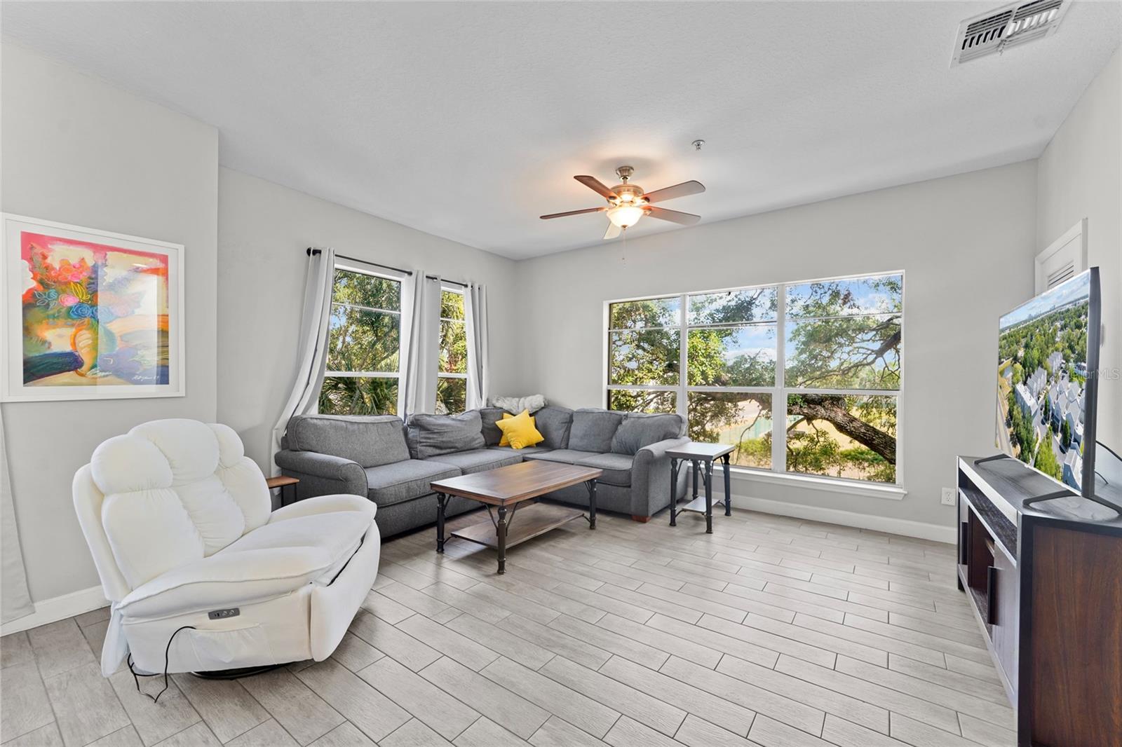 WESTSHORE TWNHMS - Residential
