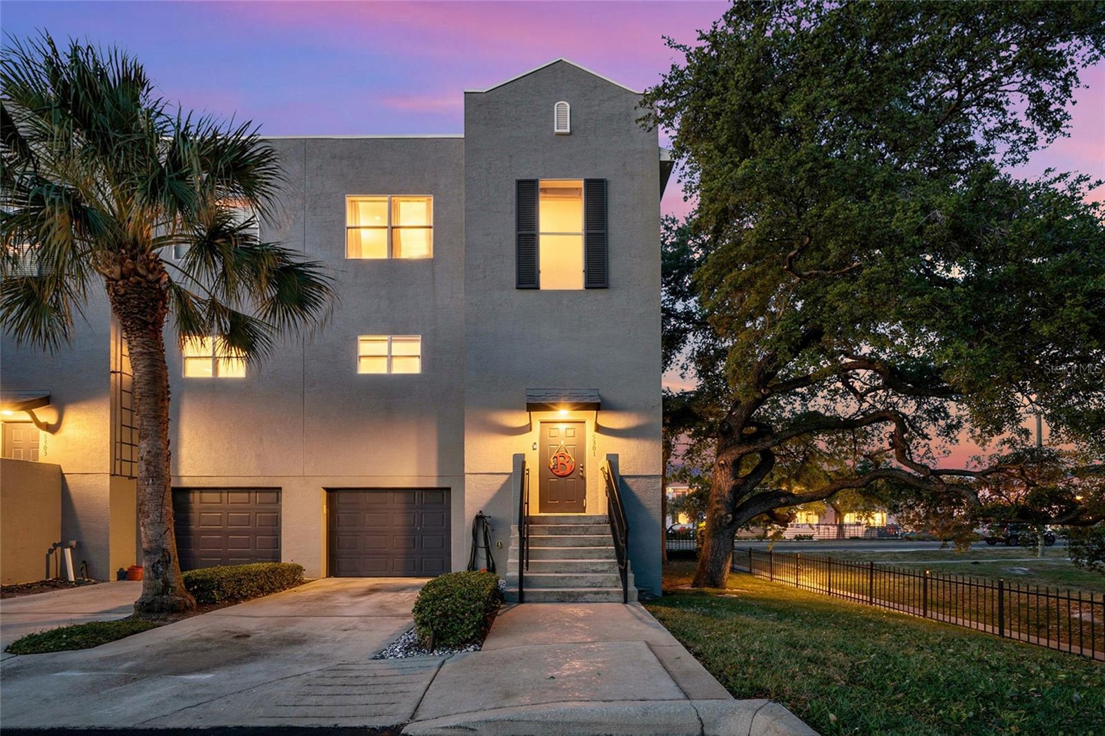 WESTSHORE TWNHMS - Residential