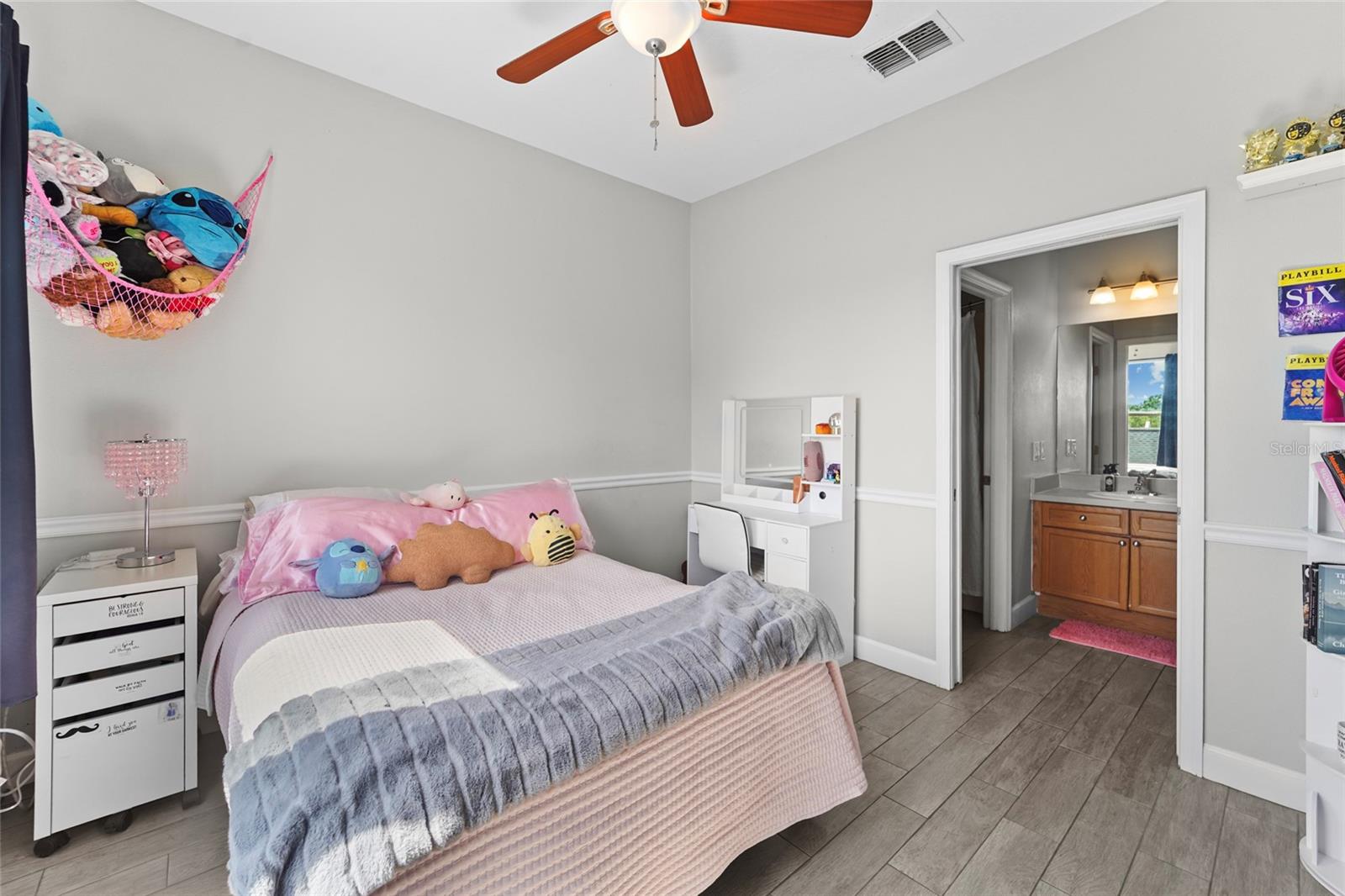 WESTSHORE TWNHMS - Residential